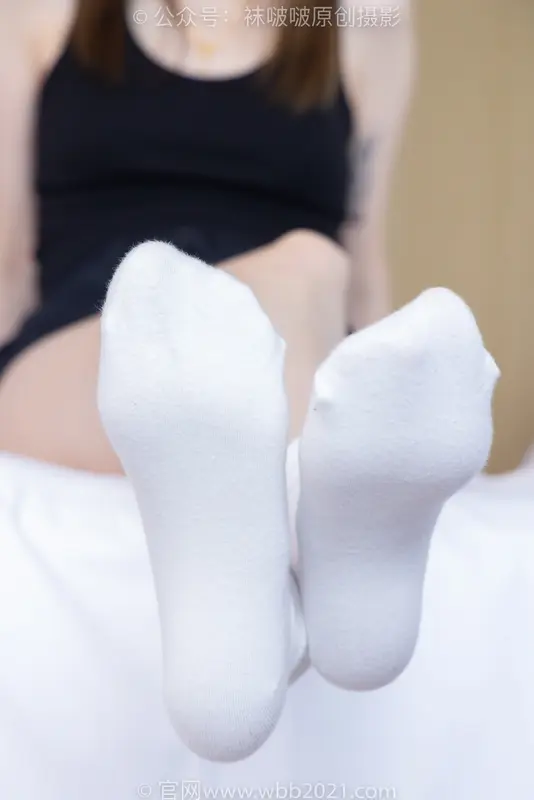 稚予-长靴、马丁短靴、黑丝(脚尖加固款)、白棉袜(花絮版) - BoBoSocks袜啵啵